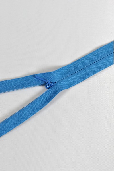 ZIP016  4號拉鏈 隱形拉鏈款式 單頭聚酯牙拉鏈 密尾拉鏈 不設單獨拉鍊訂購 細節-3